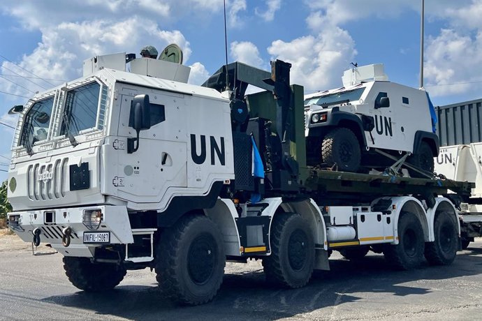 Archivo - TYRE, Aug. 30, 2024  -- This photo shows UN vehicles in Tyre, Lebanon, on Aug. 29, 2024.   The UN Security Council unanimously adopted a resolution on Wednesday to extend the mandate of the United Nations Interim Force in Lebanon (UNIFIL) until 