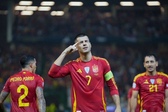 Archivo - Alvaro Morata of Spain celebrates a goal during the UEFA Nations League 2024/25 League A Group A4 match between Spain and Serbia at Nuevo Arcangel stadium on October 15, 2024, in Cordoba, Spain.