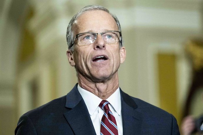 El senador republicano, John Thune, recientemente elegido líder de la Cámara Alta 