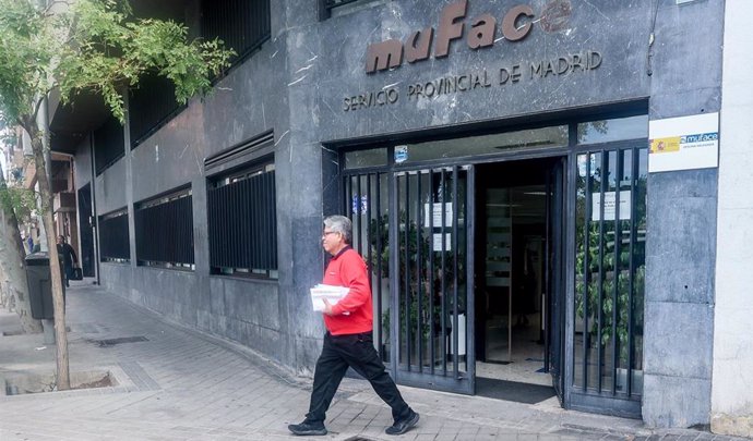 Archivo - Fachada de un edificio de Muface, en Avenida de Pablo Iglesias, a 11 de octubre de 2024, en Madrid (España). El Consejo de Ministros ha aprobado la licitación del concierto de Muface para los años 2025-2026 con una subida en la prima del 17,12%,