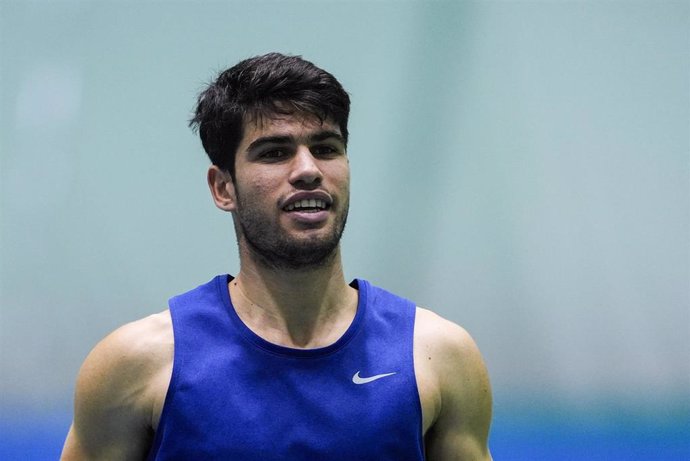 En tenista español Carlos Alcaraz, en un entrenamiento previo a la Copa Davis 2024. 