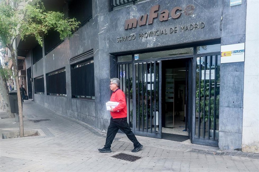 Archivo - Fachada de un edificio de Muface, en Avenida de Pablo Iglesias, a 11 de octubre de 2024, en Madrid (España). El Consejo de Ministros ha aprobado la licitación del concierto de Muface para los años 2025-2026 con una subida en la prima del 17,12