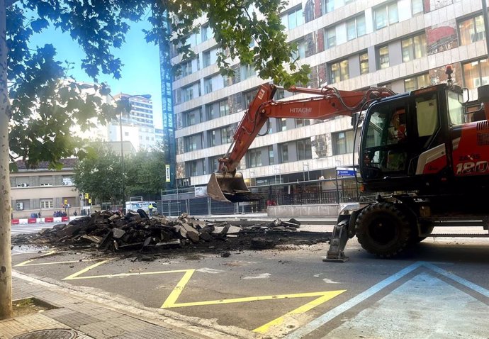 Obras en la avenida César Augusto de Zaragoza.