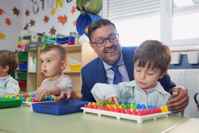 El consejero de Educación, Cultura y Deportes, Amador Pastor