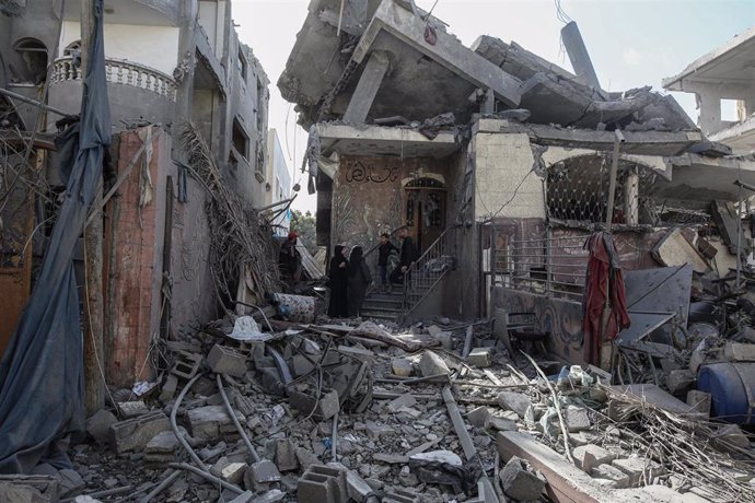 Edficios destruidos por los bombardeos del Ejército de Israel contra el campamento de refugiados de Bureij, situado en el centro de la Franja de Gaza (archivo)