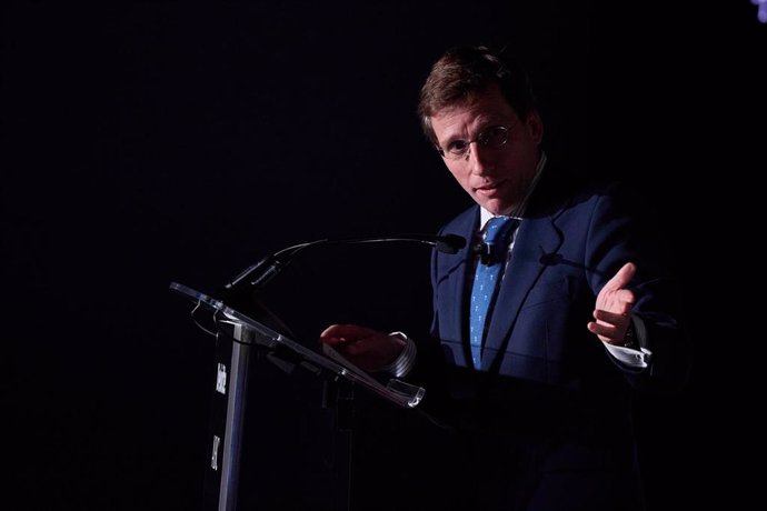 El alcalde de Madrid, José Luis Martínez Almeida, durante el 31º encuentro del sector financiero de ABC y Deloitte, en Casa de América, a 13 de noviembre de 2024, en Madrid (España). 