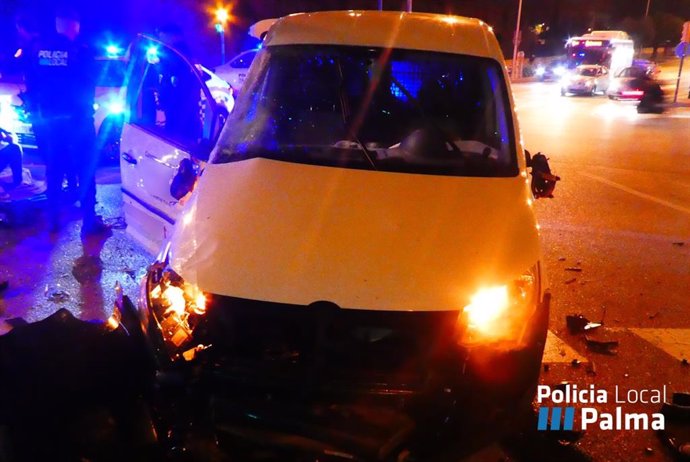 Accidente en la avenida Adolfo Suárez