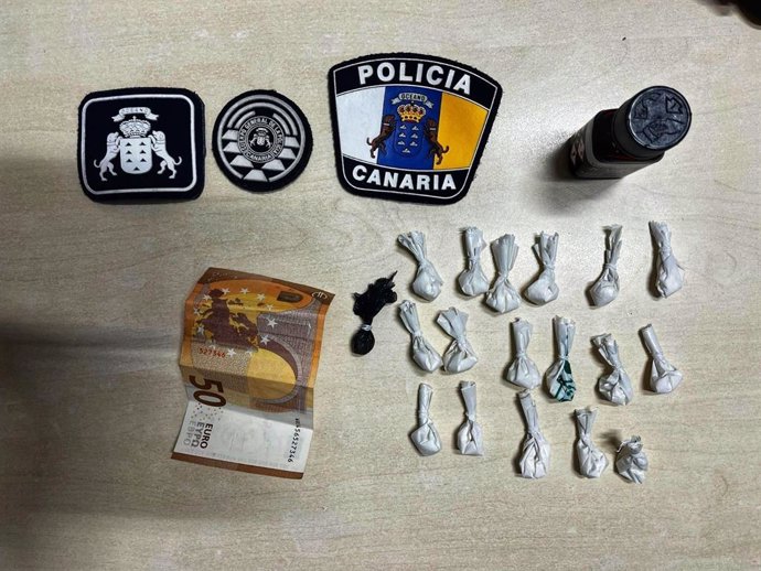 Droga y dinero intervenido por la Policía Canaria en San Bartolomé de Tirajana (Gran Canaria)