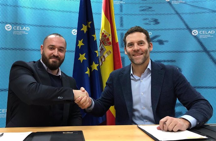 El director de la Comisión Española para la Lucha Antidopaje en el Deporte (CELAD), Carlos Peralta, y el presidente de la Real Federación Española de Gimnasia (RFEG), Jesús Carballo, suscriben un nuevo convenio de colaboración.