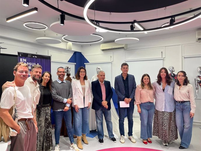 El Cabildo de Tenerife ha creado el proyecto Encapsulados Lab, un laboratorio de cocreación de campañas digitales para empresas del sector de la moda de Tenerife, que tendrá lugar en el CIFP Las Indias con la colaboración del centro y de Tenerife Moda.