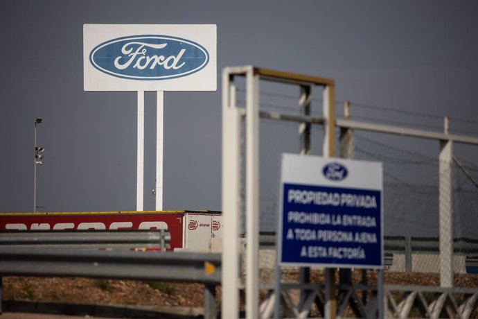 Cartell de la fàbrica Ford Almussafes, a 6 de novembre del 2024, a Almussafes, Valencia