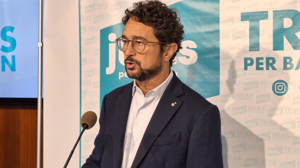 El concejal de Junts en el Ayuntamiento de Barcelona, Dami Calvet, en rueda de prensa este lunes