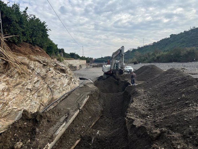 Obras reparación tubería La Viñuela