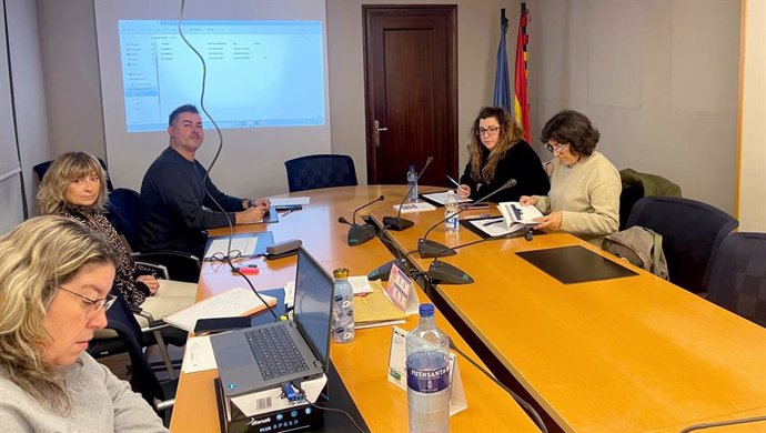 El Director General De Juventud Del Principado De Asturias, Francisco De Asís Fernández, Durante La Reunión Del Jurado Del Premio 'Astragal' De Juventud.