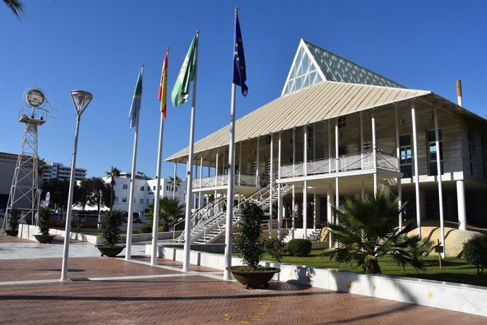 Fachada del Ayuntamiento de Punta Umbría (Huelva).