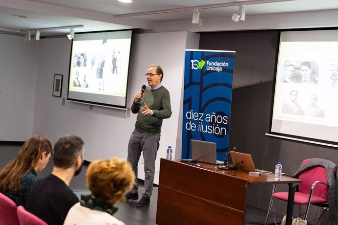 El profesor y doctor en Comunicación Audiovisual, Federico Utrera, durante el XIII Taller de Videoarte de Fical.