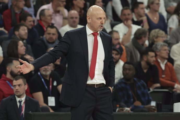 Archivo - Coach of Monaco Sasa Obradovic during the Turkish Airlines EuroLeague basketball match between LDLC ASVEL Villeurbanne and AS Monaco on March 28, 2024 at LDLC Arena in Decines-Charpieu near Lyon, France - Photo Jean Catuffe / DPPI