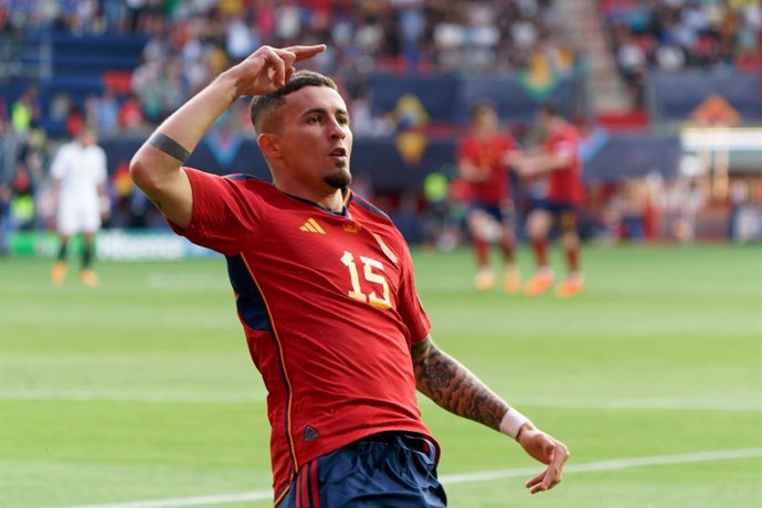 Archivo - 15 June 2023, Netherlands, Enschede: Spain's Yeremy Pino celebrates scoring his side's first goal during the UEFA Nations League Semifinal soccer match between Spain and Italy at the De Grolsch Veste Stadium. Photo: Emmanuele Mastrodonato/LPS vi