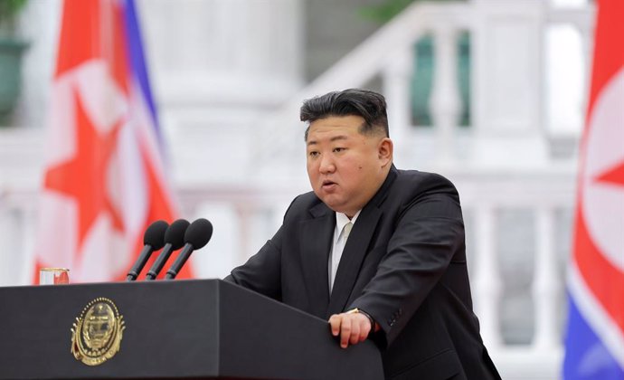 Archivo - 09 September 2024, North Korea, Pyongyang: A photo released by North Korea's official Korean Central News Agency (KCNA) on 10 September 2024, shows North Korean leader Kim Jong-un delivering a speech to celebrate the National Foundation Day of t