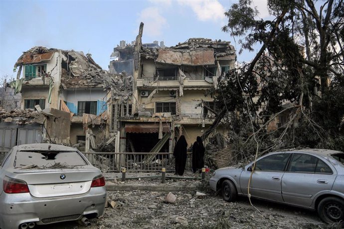 Vista de un edificio bombardeado por el Ejército israelí en Beirut