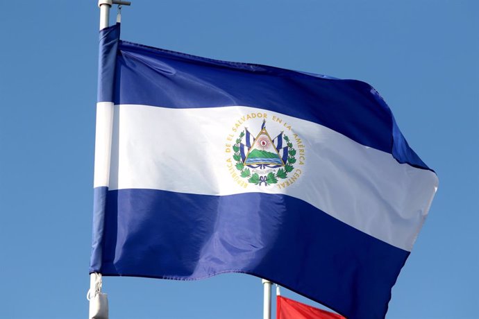 Archivo - June 9, 2024, Saint Petersburg, Russia: The flag of the Republic of El Salvador seen in the gallery of flags of the participating countries in the framework of St. Petersburg International Economic Forum 2024