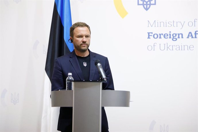 Archivo - argus Tsahkna, ministro de Exteriores de Estonia, durante una visita en junio a Kiev