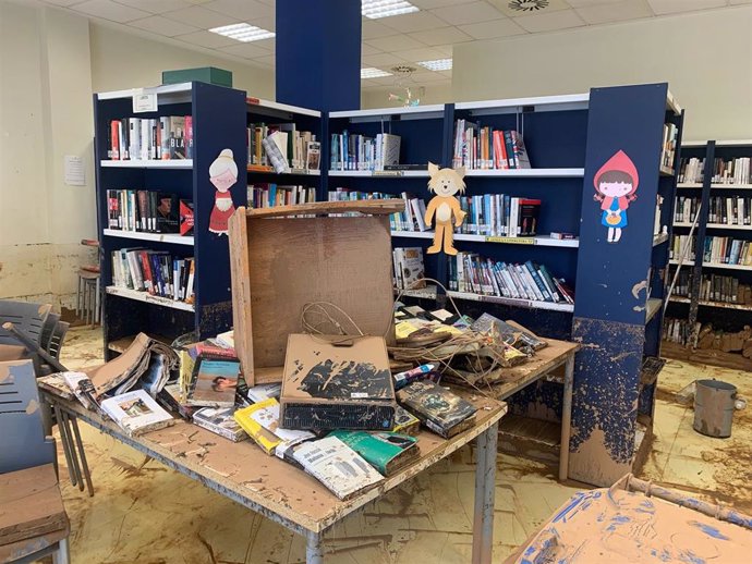 Biblioteca Municipal de La Torre, muy dañada por la dana