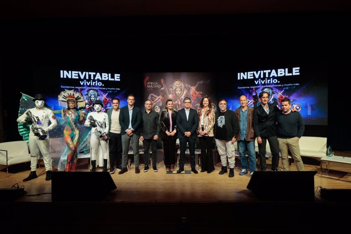 Foto familia de la presentación de la programación de Navidad en Ifema Madrid, con 19 grandes eventos, conciertos y espectáculos