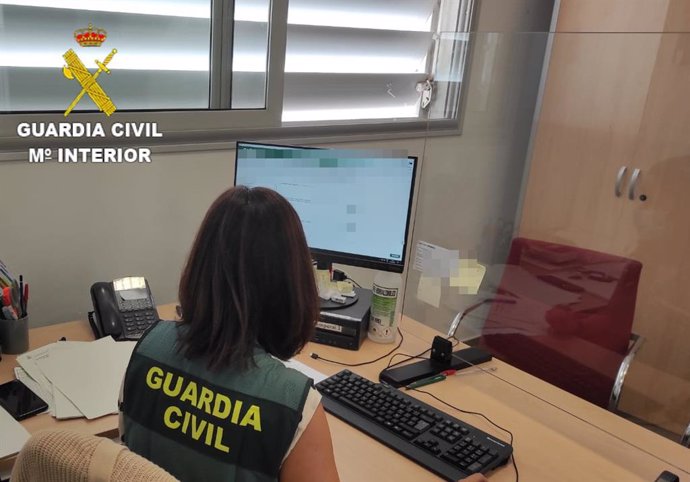 Archivo - Agente de la Guardia Civil