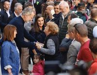 Chiva recibe a los Reyes con aplausos y una petición: "No os olvidéis de Valencia"