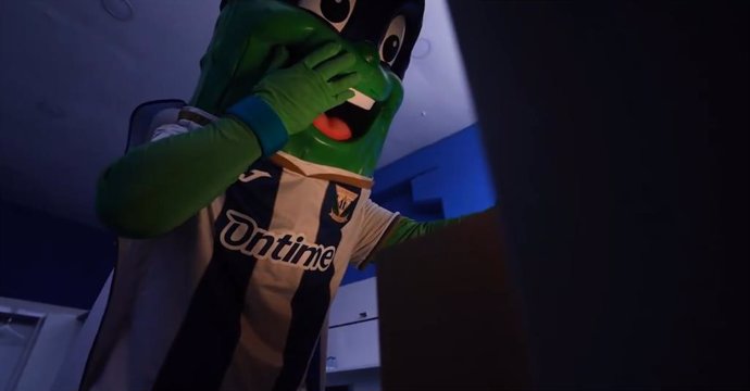 La mascota del CD Leganés, en un anuncio promocional antes de recibir al Real Madrid en LaLiga.