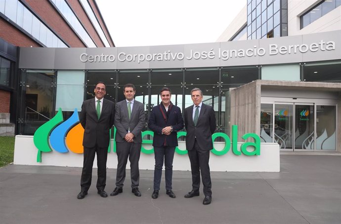 Visita del consejero de Industria Transición Digital y Sostenibilidad, Mikel Jauregi, a la sede central de I-DE en Bilbao.