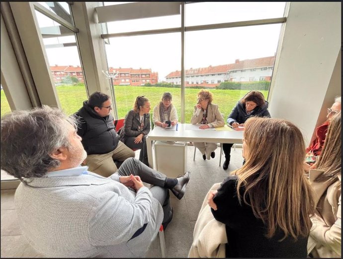 El PP se reúne con el AMPA del Instituto de La Fresneda.