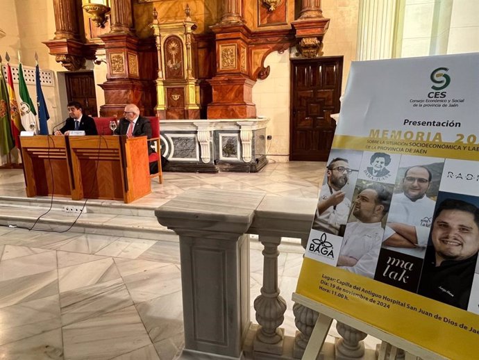 Francisco Reyes y Manuel Parras durante la presentación de la memoria anual del CES provincial correspondiente a 2023