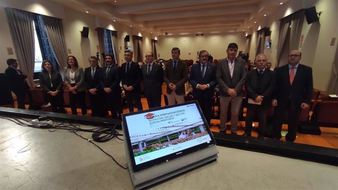 Inauguración de la jornada de trabajo organizada por la Cátedra Interuniversitaria de Nutrición, Salud y Sector Agroalimentario.