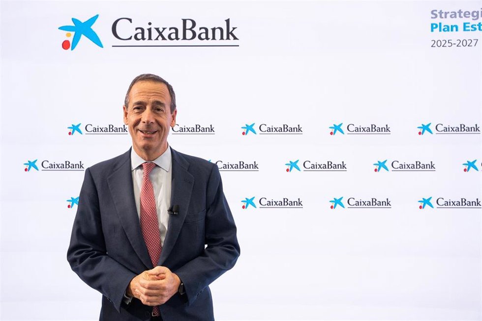 El CEO de Caixabank, Gonzalo Gortázar, durante la presentación del Plan Estratégico 2025-2027 de Caixabank, en la sede de la entidad, a 19 de noviembre de 2024, en Madrid (España).