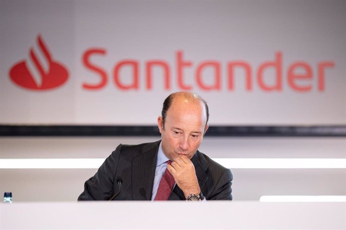 Archivo - El director general de Comunicación, Marketing Corporativo y Estudios en Banco Santander, Juan Manuel Cendoya, a 25 de octubre de 2023, en Boadilla del Monte, Madrid (España).