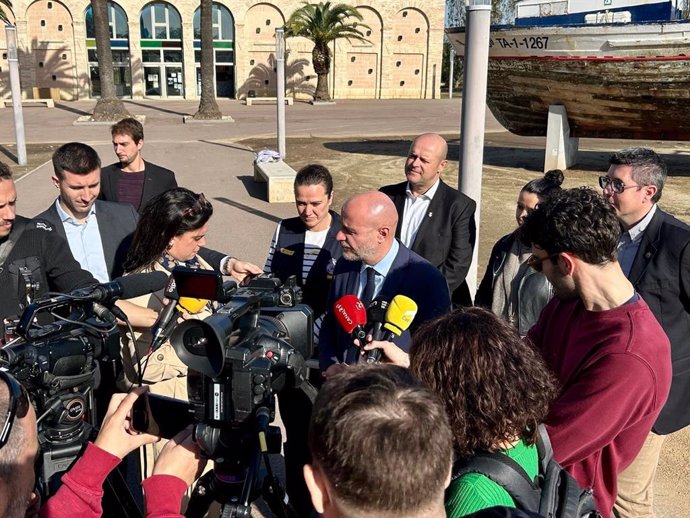 El delegado del Gobierno en Catalunya, Carlos Prieto, en una atención a los medios tras una visita a los municipios de Tarragona afectados por la DANA