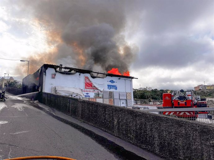 Incendio de un almacén en La Orotava