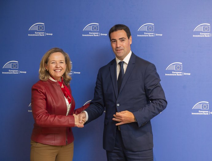 El Lehendakari, Imanol Pradales, tras el  encuentro con la presidenta del Banco Europeo de Inversiones, Nadia Calviño, en la sede de la institución en Luxemburgo