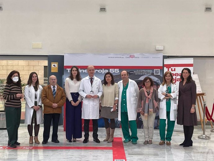 Presentación en el Hospital Reina Sofía de Córdoba de la campaña 'Tu Línea Roja 55'.