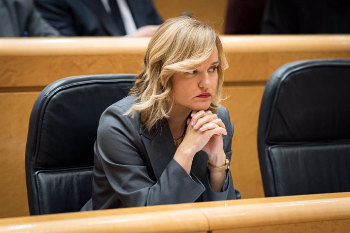 La ministra portaveu i ministra d'Educació, FP i Esports, Pilar Alegría, durant la sessió plenària del Senat, a 19 de novembre del 2024, a Madrid (Espanya).