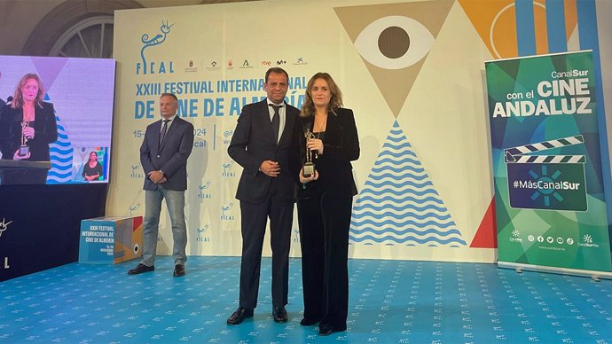 La productora Marta Velasco recibe el Premio Canal Sur Radio y Televisión del Fical 2024.