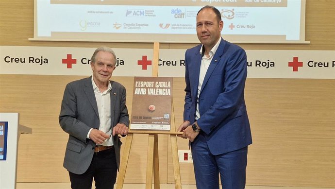 El conseller de Deportes, Berni Álvarez, y el presidente de Creu Roja Catalunya, Josep Quitet, presentan la campaña soldaria 'El deporte catalán con Valencia'