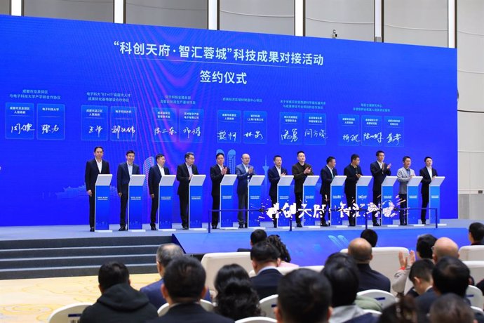 Some 20 technology transformation projects are signed at a matchmaking event held on Nov 18 in Chengdu, Sichuan province.