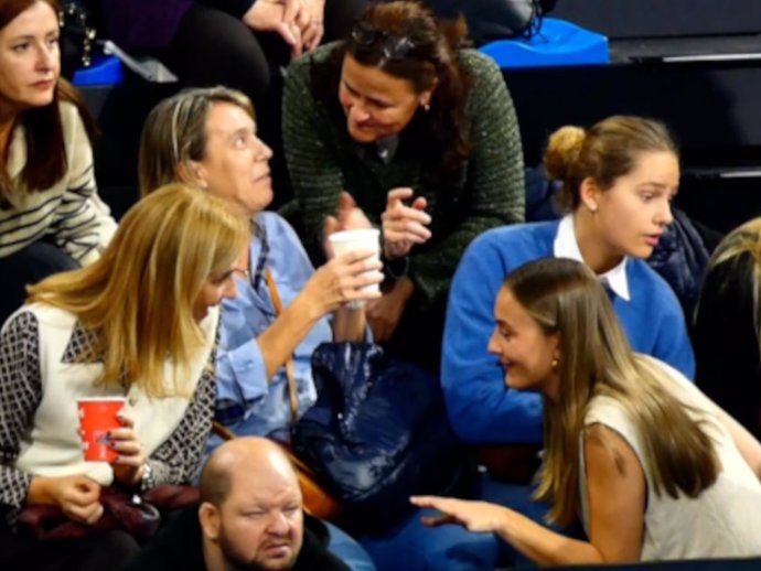 JOHANNA ZOTT, LA INFANTA CRISTINA E IRENE URDANGARIN, AMIGAS Y CONFIDENTES EN EL ÚTIMO PARTIDO DE PABLO URDANGARIN