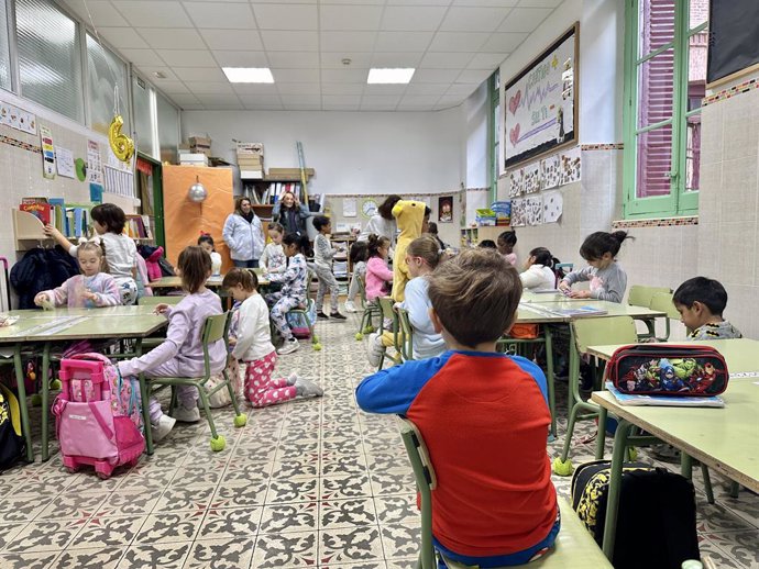 Miles de niños de toda España celebran el “Día del Pijama” en su colegio para impulsar el acogimiento familiar