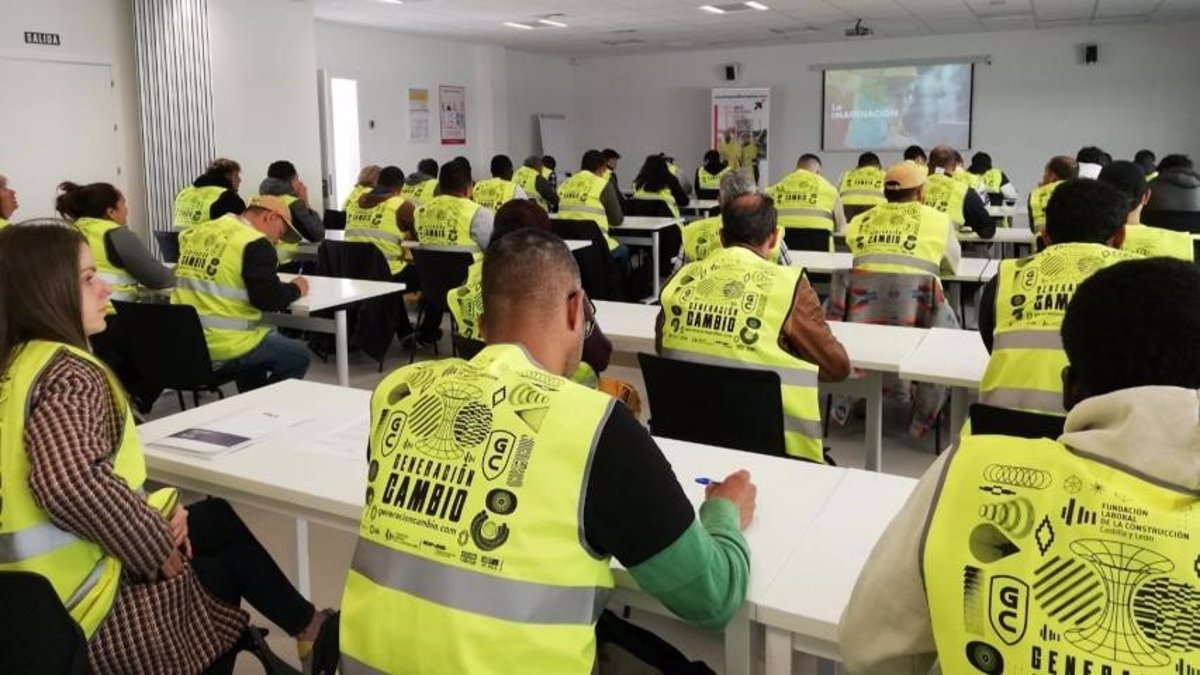 La Fundación Laboral de la Construcción reanuda su programa para atraer al sector a parados y trabajadores