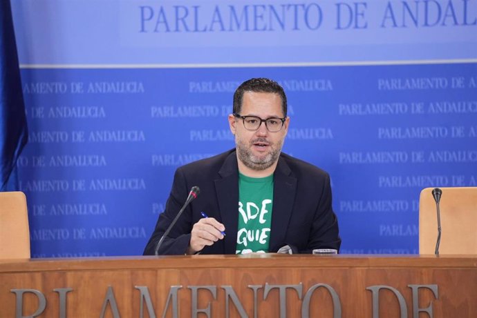 El portavoz del Grupo Mixto-Adelante Andalucía, José Ignacio García, en rueda de prensa.