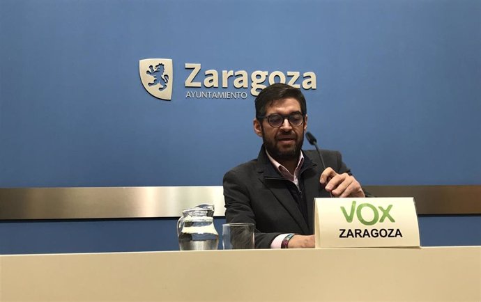 El concejal del grupo municipal de VOX en el Ayuntamiento de Zaragoza, Armando Martínez